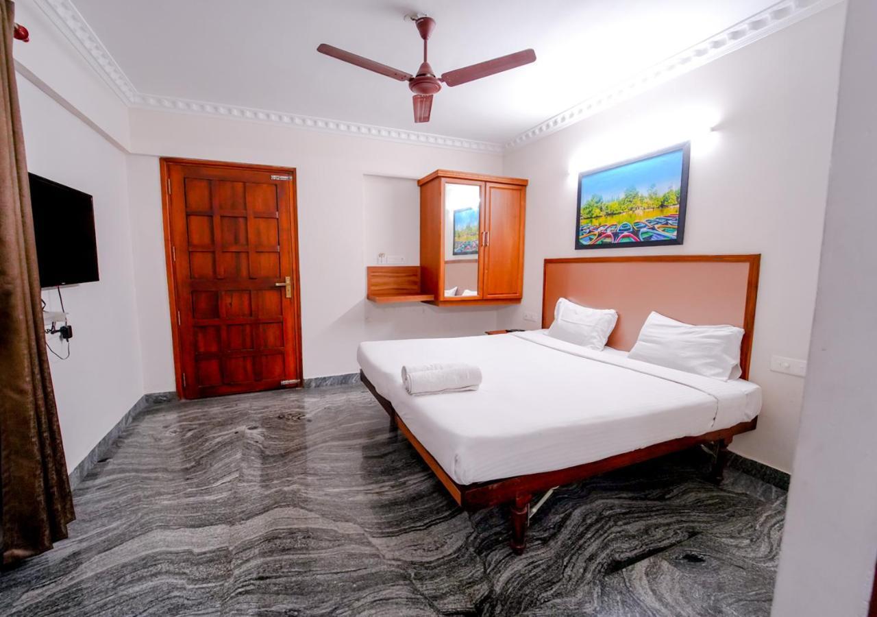 Hotel Luxe Vue - Premium à Thiruvananthapuram Extérieur photo