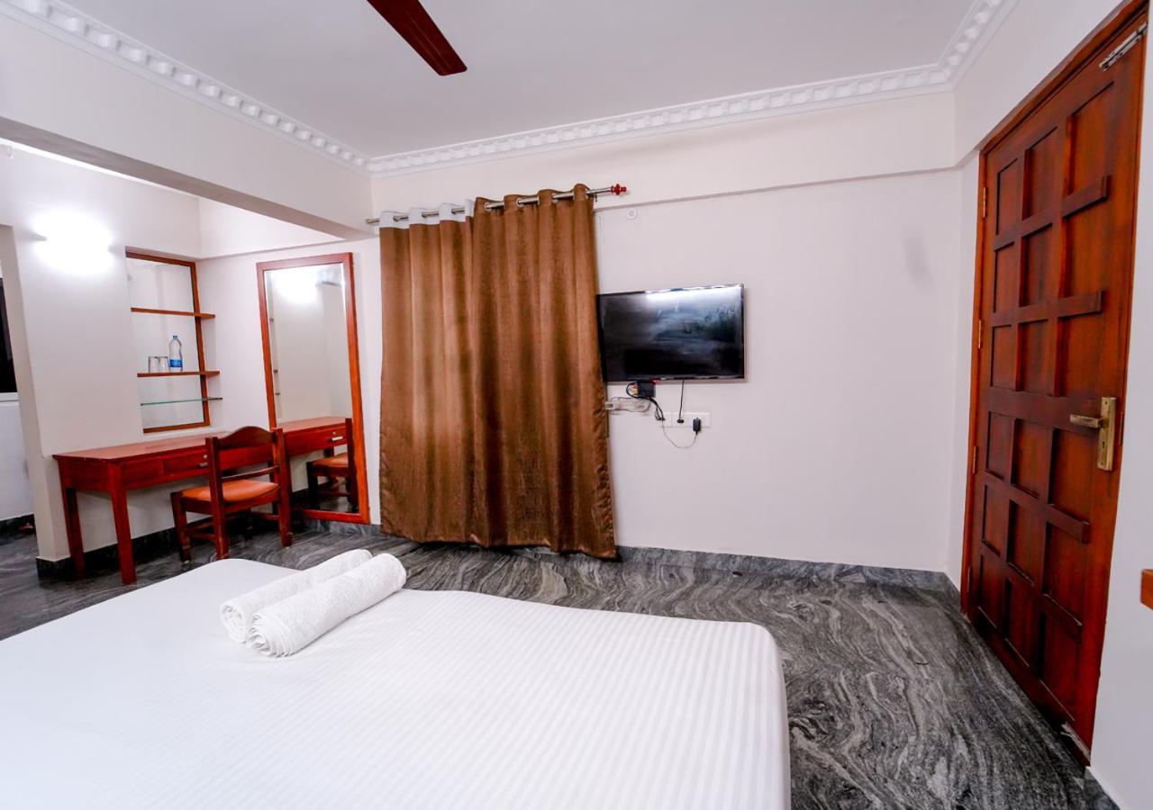 Hotel Luxe Vue - Premium à Thiruvananthapuram Extérieur photo